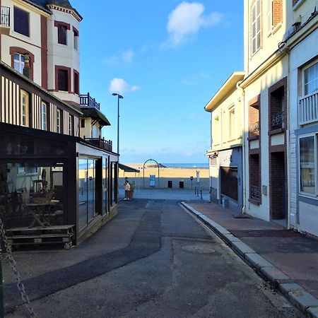 Le Capitaine Jack Apartment ทรูวิลล์-ซูร์-แมร์ ภายนอก รูปภาพ
