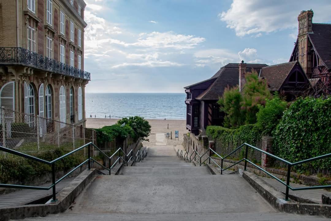 Le Capitaine Jack Apartment ทรูวิลล์-ซูร์-แมร์ ภายนอก รูปภาพ